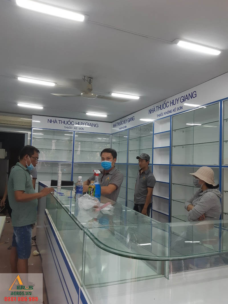 Quá trình thi công nội thất nhà thuốc Huy Giang, quận 5
