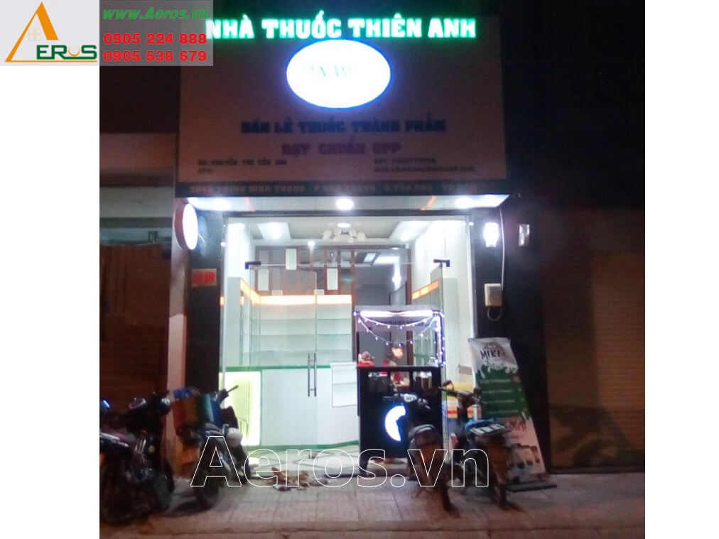 Hình ảnh thi công bảng hiệu nhà thuốc tây Thiên Anh ở tại quận Tân Phú, TPHCM