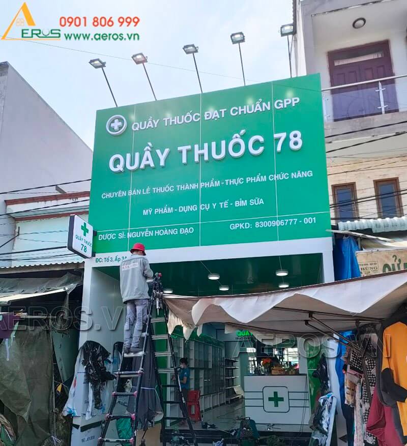 Hình ảnh thi công bảng hiệu nhà thuốc anh Đạo (Quầy thuốc 78) tại Chơn Thành, Bình Phước